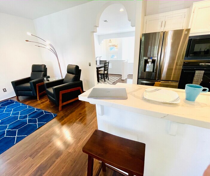 Building Photo - 7140 Calabria Ct
