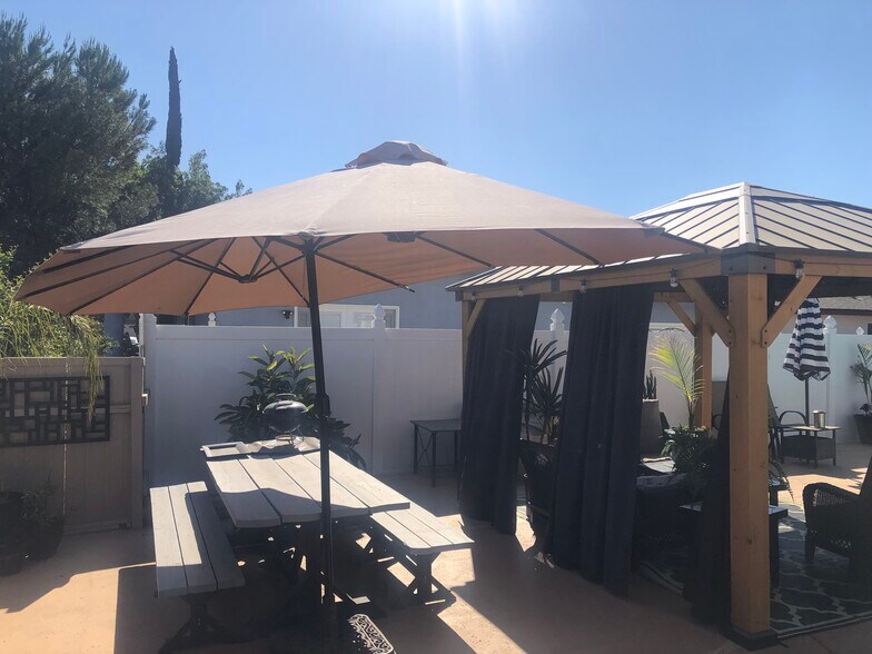 Building Photo - 9310 Dempster Dr