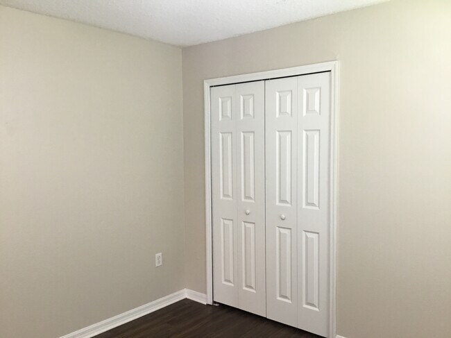 Building Photo - 87211 Kipling Dr