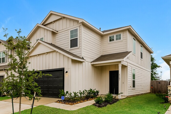 Building Photo - 5707 Finely Run St