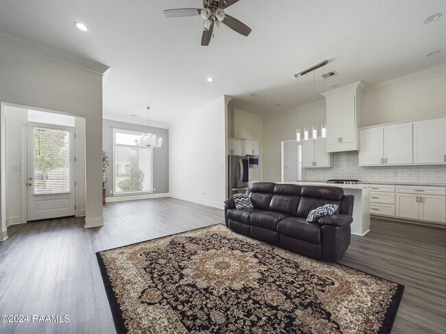 Building Photo - 316 Redfern St