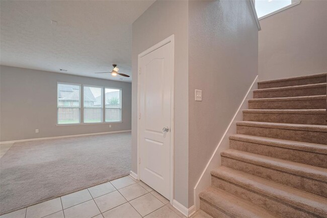 Building Photo - 5011 Pine Ridge Knoll Ct