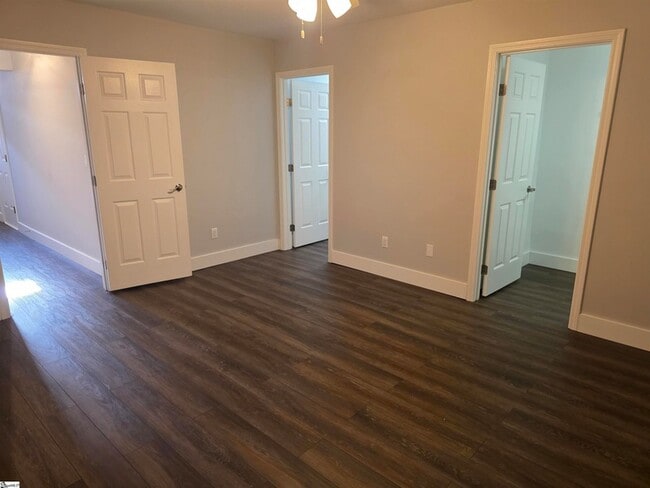 Building Photo - 226 Cambria Ct