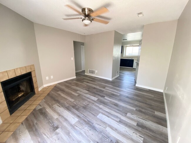 Building Photo - Second Floor Two Bedroom W/Private patio. ...