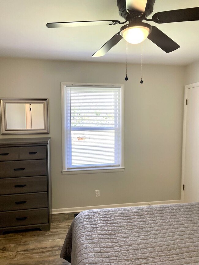 Building Photo - 214 Chapman Ln