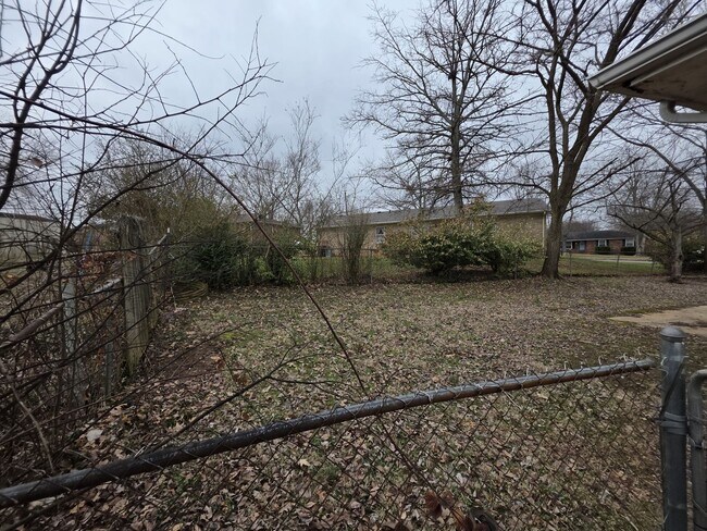 Building Photo - Renovated 3-Bed/2-Bath Home with Carport & Fenced Yard – Near Fort Campbell!