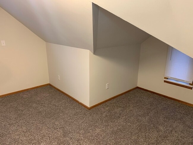 Building Photo - Just remodeled! 3 Bedroom 1 bath home