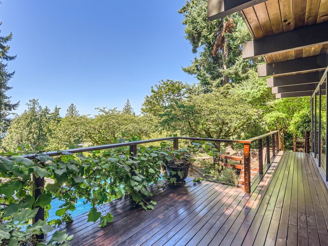 Building Photo - 4bd/3ba Kirkland House
