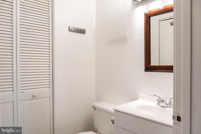 Building Photo - 9804 Hellingly Pl