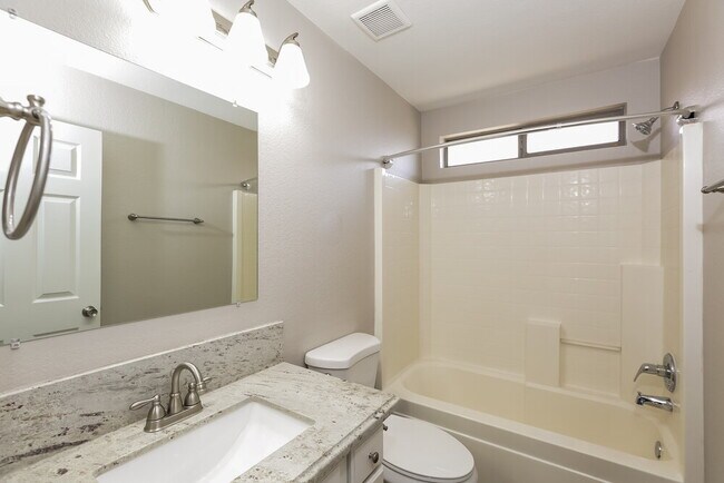 Building Photo - 10898 W Alvarado Rd