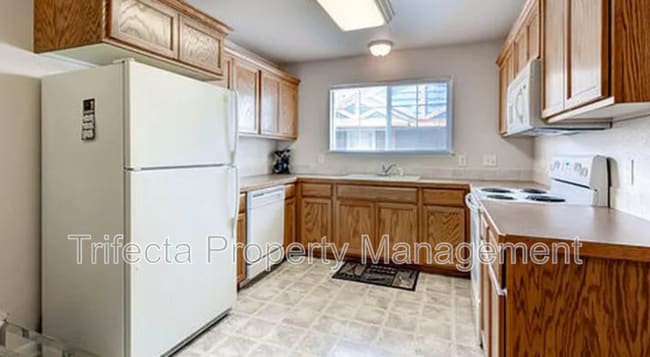 Building Photo - 1288 Lake Cir