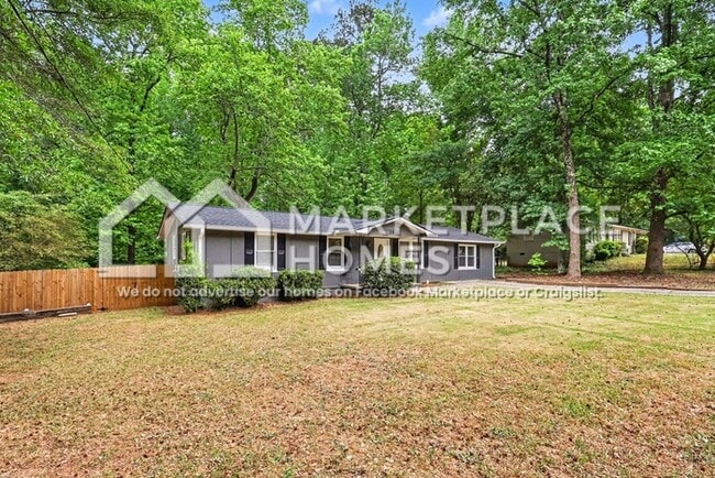 Building Photo - 3834 Maggie Dr SE