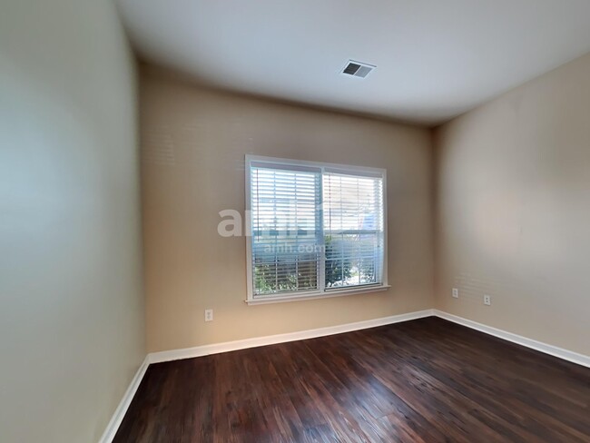 Building Photo - 106 Blue Beech Ct