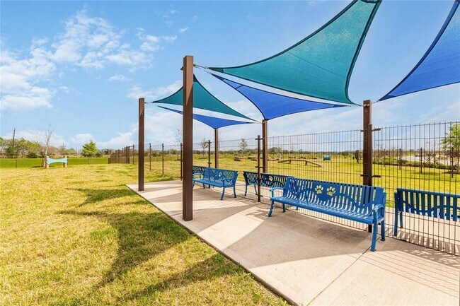Building Photo - 10635 Cascade Crk Dr