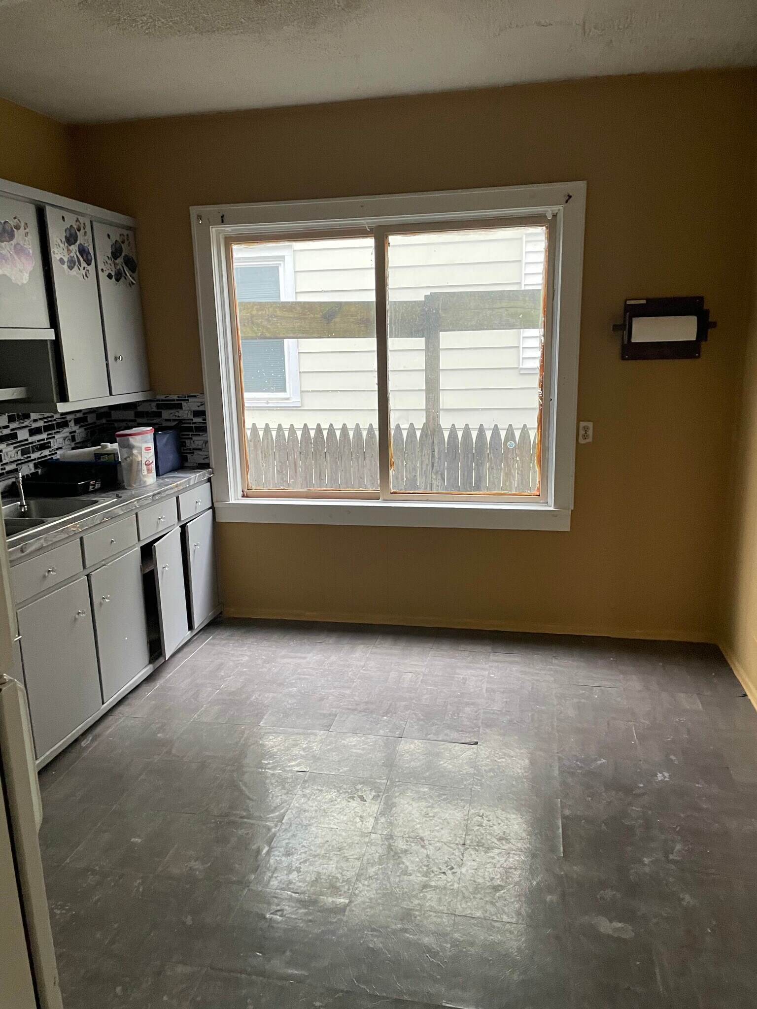 Building Photo - 183 Delamaine Dr