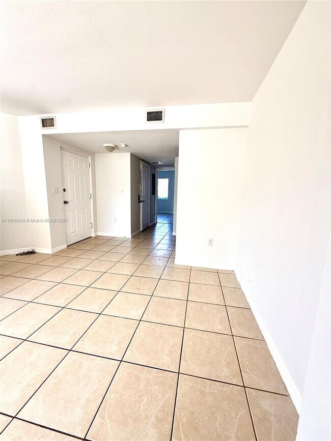 Building Photo - 8851 NW 110 Pl