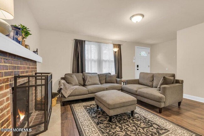 Building Photo - 310 Falcon Dr