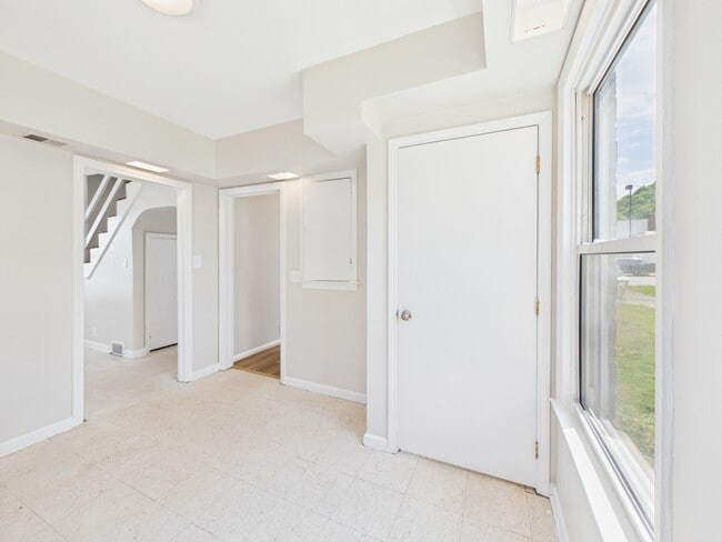 Building Photo - 1036 3rd St