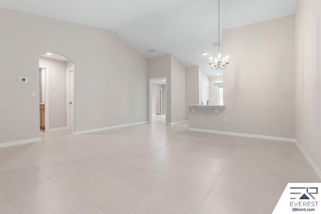 Building Photo - 8 Sleepy Hollow Trl
