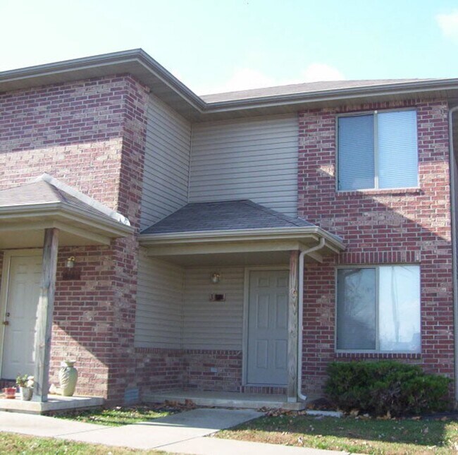 Primary Photo - Fairway Tri-Plex