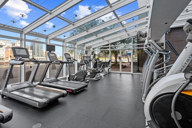 Building Photo - 100 Harborview Dr