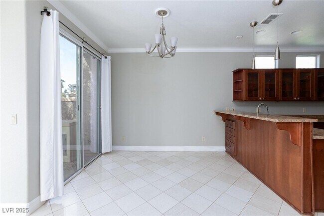 Building Photo - 8949 Diamond Falls Dr