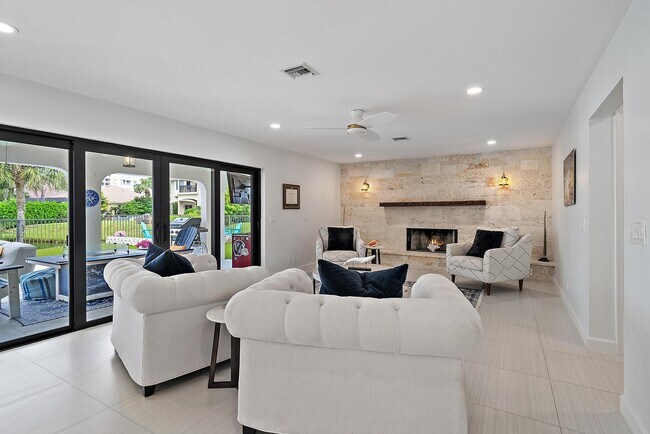 Building Photo - 129 Olympus Way