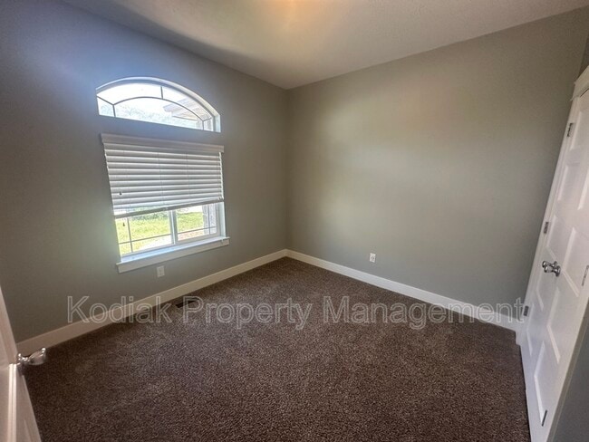 Building Photo - 7555 S 1740 E