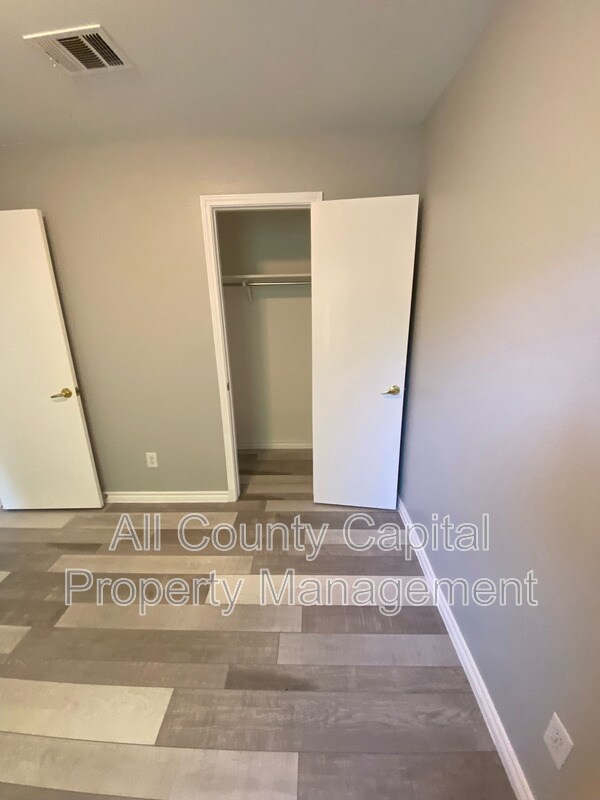 Building Photo - 6805 Doyal Dr