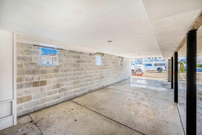 Building Photo - 24 S Washington Ave