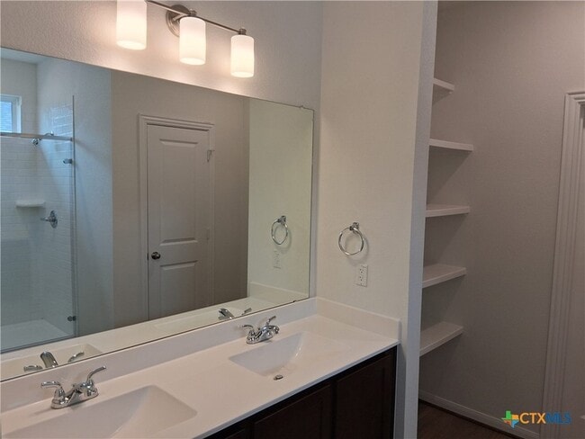 Building Photo - 253 Villars Dr