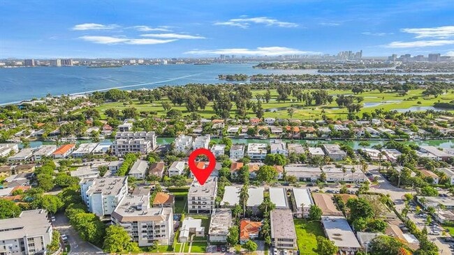 Building Photo - 1960 Marseille Dr