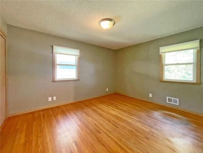 Building Photo - 6313 France Ave S