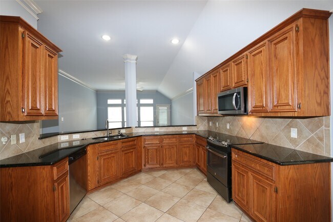 Building Photo - 11031 Anilu Dr