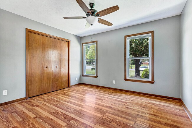 Building Photo - 421 Evanrude Ln