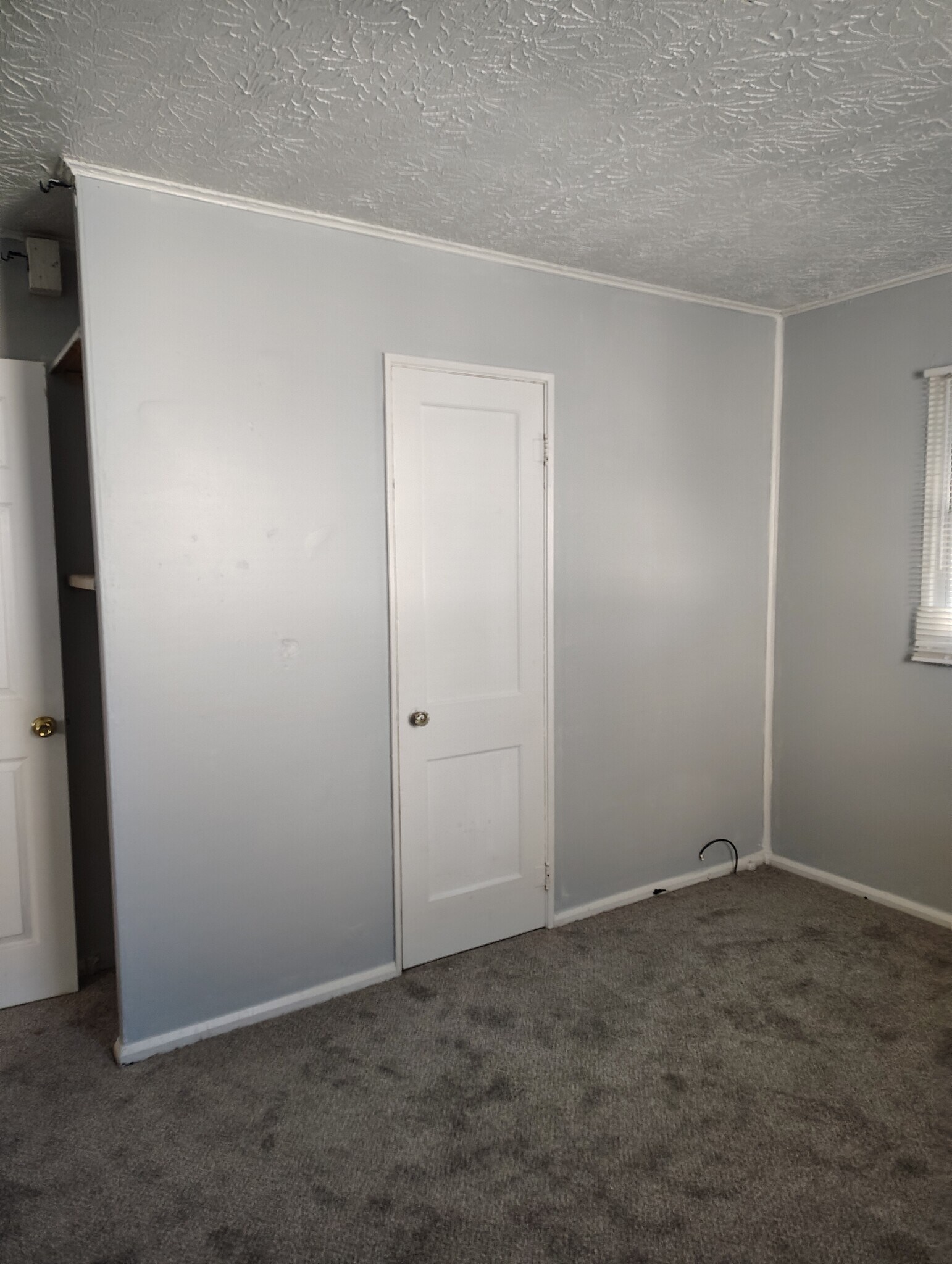 Building Photo - 1936 Shaftesbury Rd