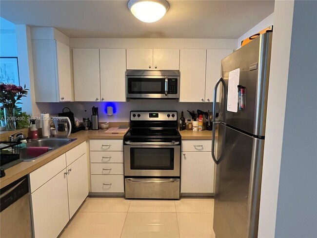 Building Photo - 1250 S Miami Ave