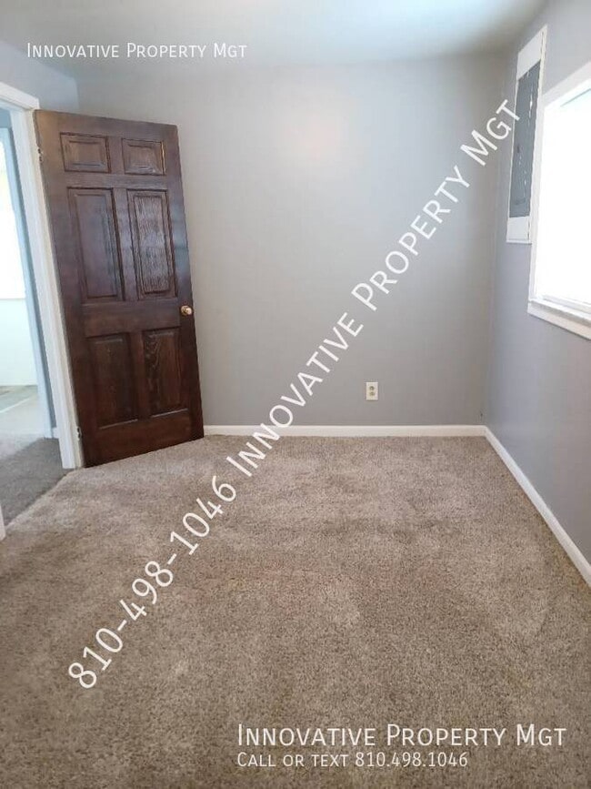 Building Photo - 1124 W Bergin Ave