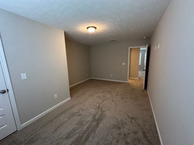 Building Photo - Brand New Townhome In Shelbyville - MOVE I...