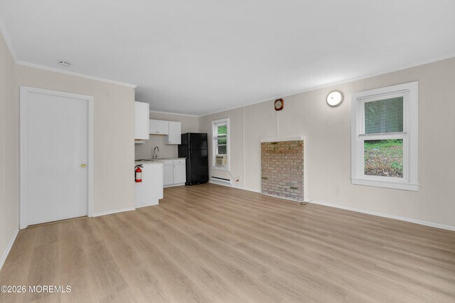 Building Photo - 302 Schoolhouse Rd
