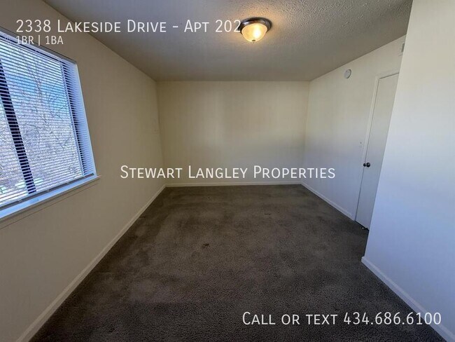 Building Photo - 2338 Lakeside Dr