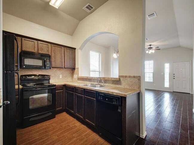Building Photo - 1520 Muirfield Bend Dr