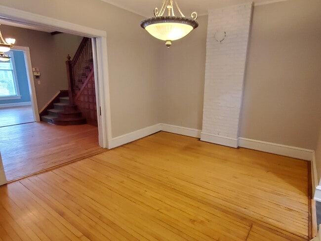 Building Photo - 2054 N Cambridge Ave