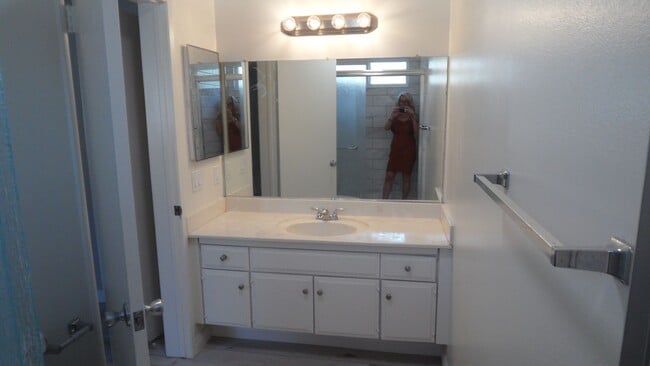 Building Photo - Beautiful Remodeled Single Story 4 BR 2 BA Home With 3 Car attached Garage