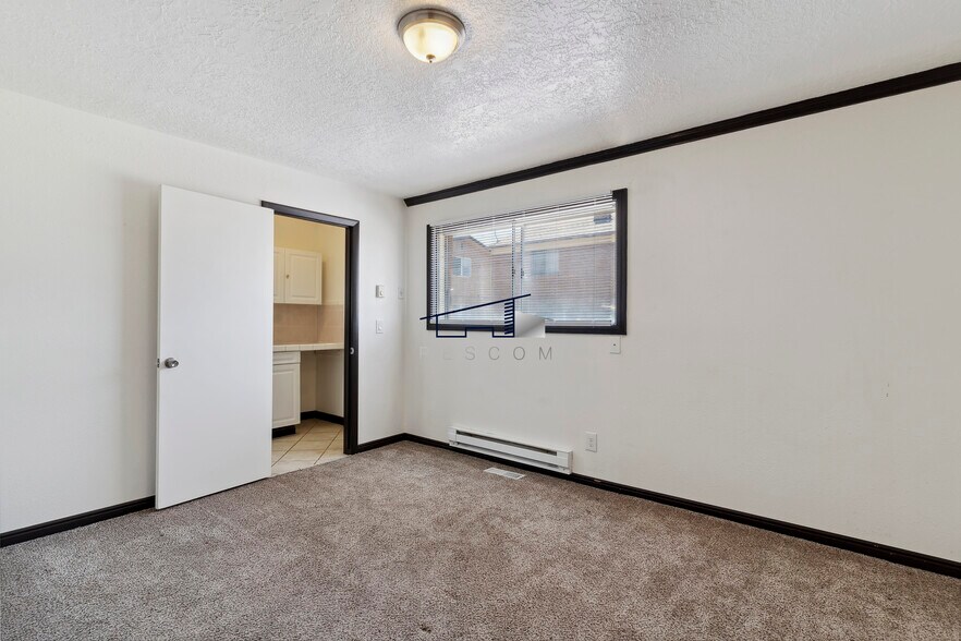 Building Photo - 1014 7th St
