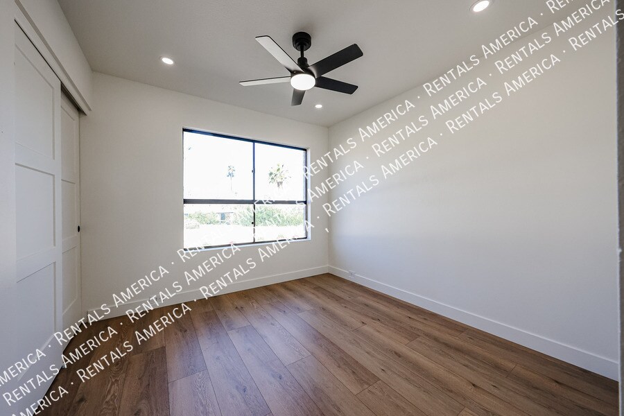 Building Photo - 8821 S 48th St