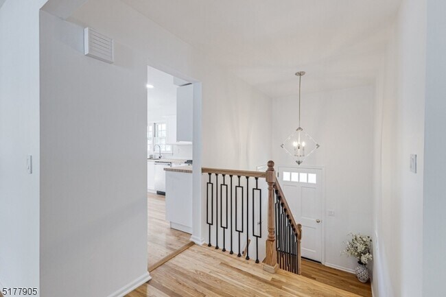 Building Photo - 50 Colonial Way