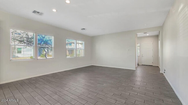 Building Photo - 15733 W Polk St