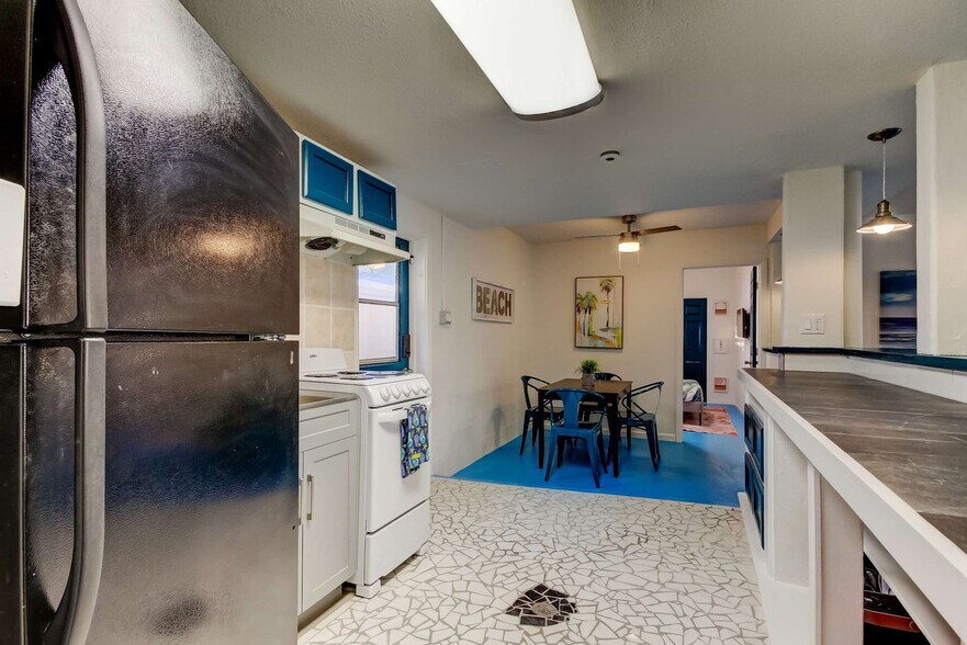 Building Photo - 311 16th Ave