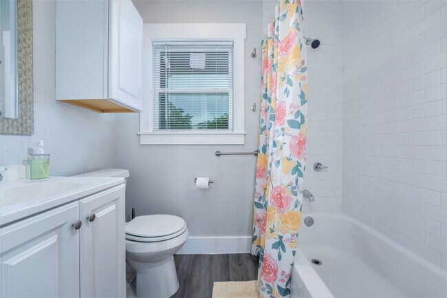 Building Photo - 1112 Morgan Ave